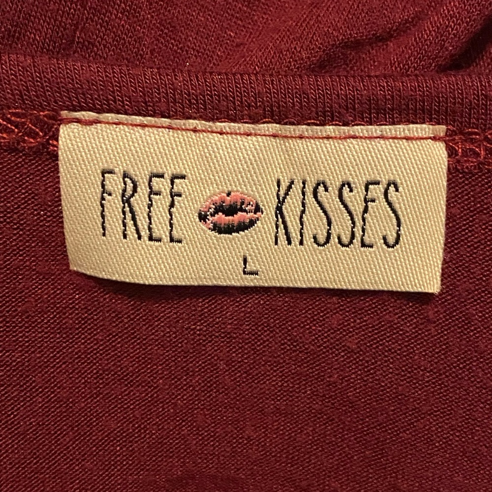 Free Kisses Burgundy Scoop Neck Long-Sleeve Top with 'Cali' Pocket - Picture 2 of 2